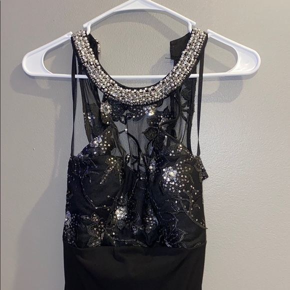 Prom dress - Picture 2 of 4